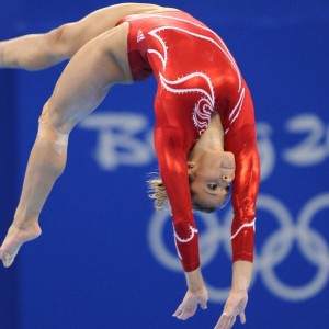 九游官网-新兴选手崭露头角，台球运动迎来新力量，新锐台球姿势